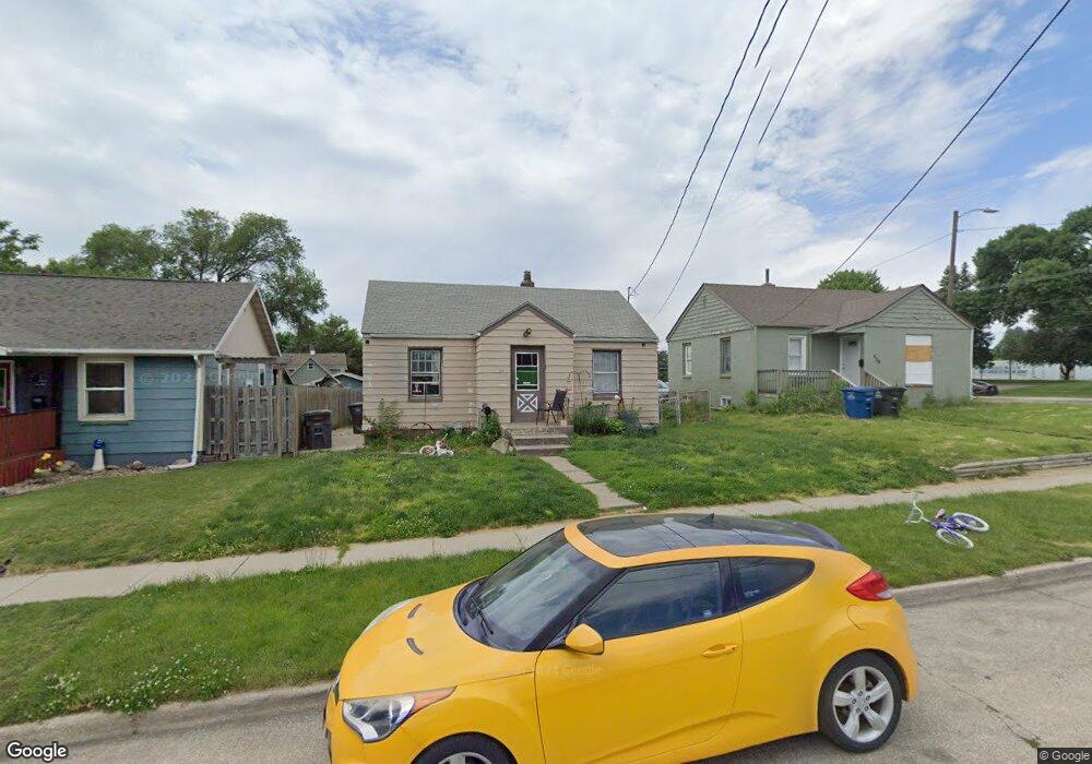 924 E 24th Ct, Des Moines, IA 50317 - photo 1