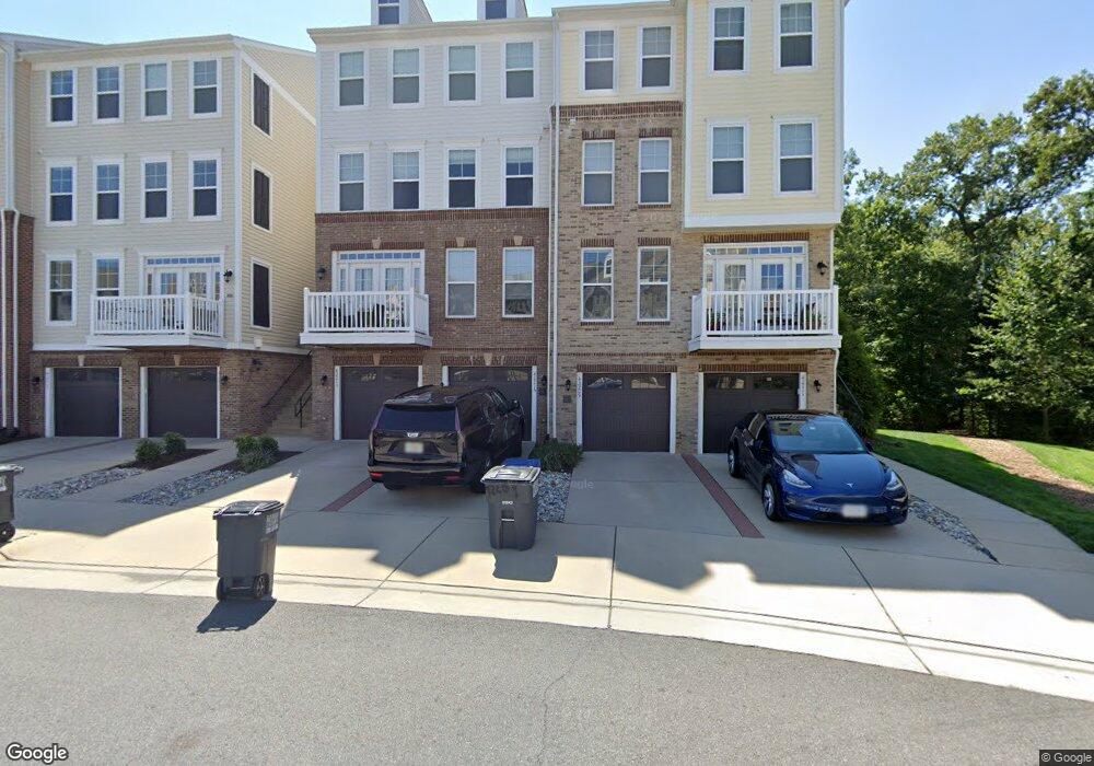 42213 Canary Grass Square unit ., Aldie, VA 20105 - photo 1