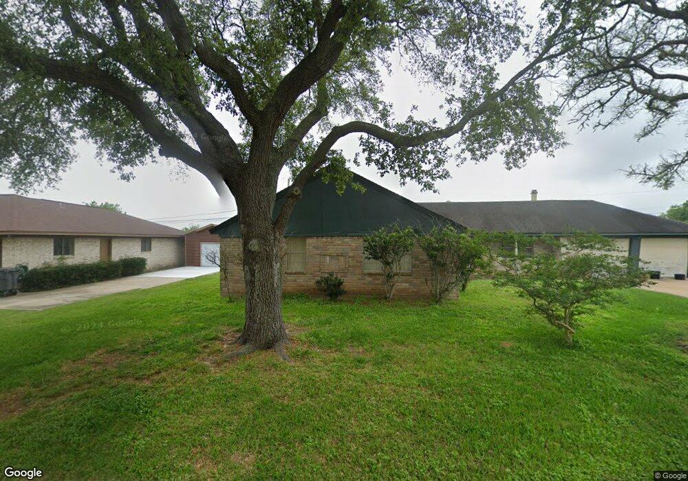 810 Willowby St, Bay City, TX 77414 - photo 1