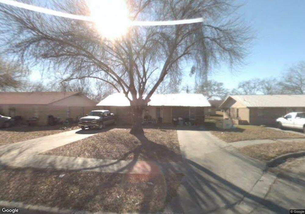 609 Lilac, Beeville, TX 78102 - photo 1