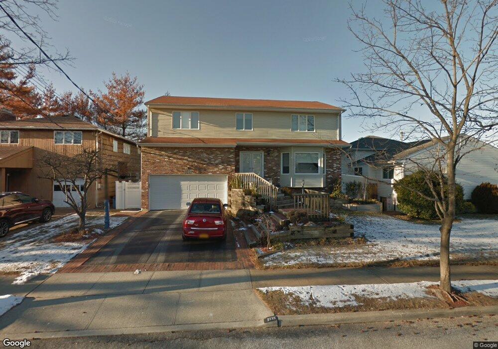 2139 Oliver Way, Merrick, NY 11566 - photo 1