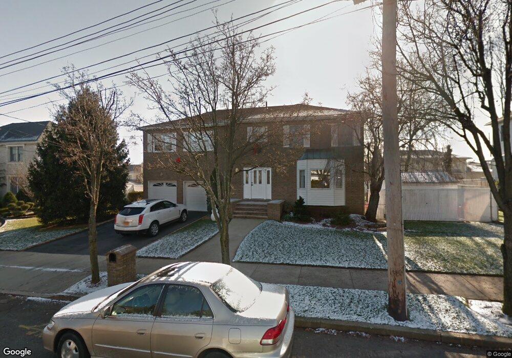 320 Kramer Ave, Staten Island, NY 10309 - photo 1