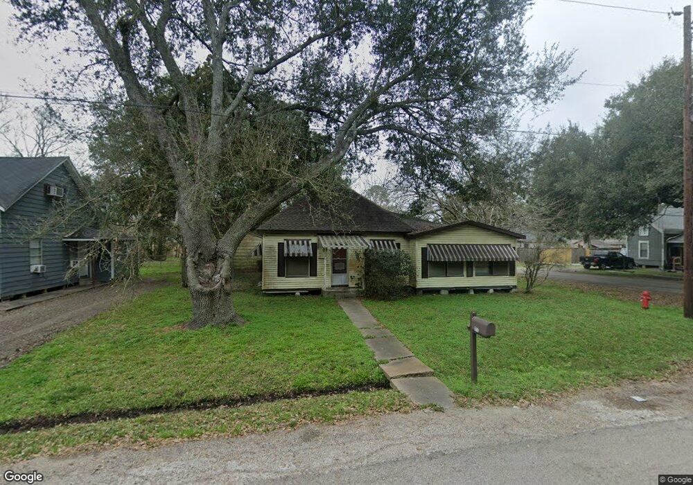 317 N Beauregard St, Alvin, TX 77511 - photo 1