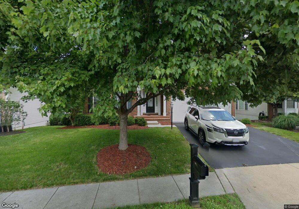 25694 South Village Dr, Chantilly, VA 20152 - photo 1