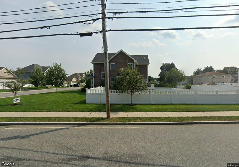 1 Watson Ln, Woburn, MA 01801 - photo 1