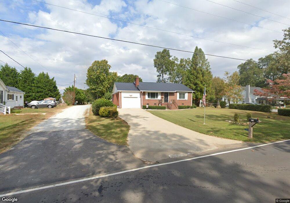 1004 W South Broad St, Walhalla, SC 29691 - photo 1