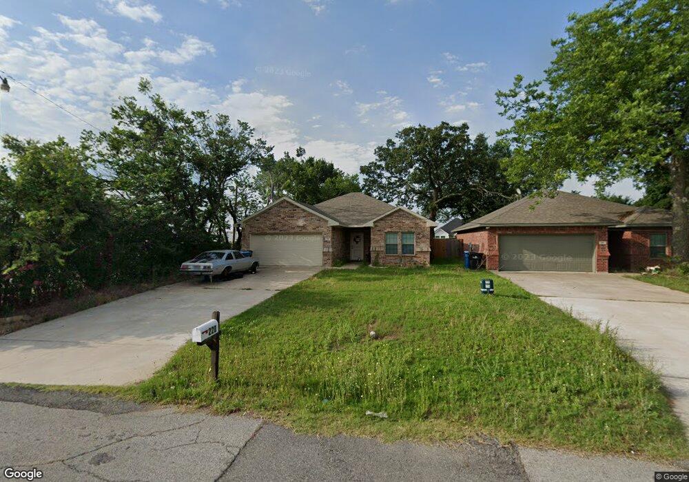 220 W Bullock St, Denison, TX 75020 - photo 1