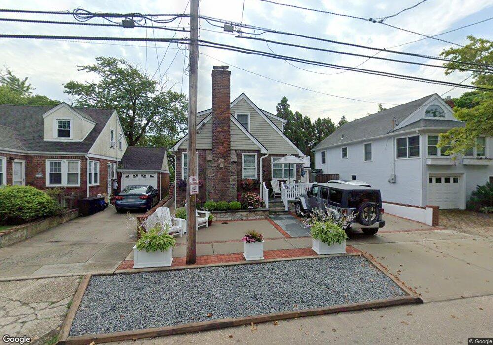 72 Lynbrook Ave, Point Lookout, NY 11569 - photo 1