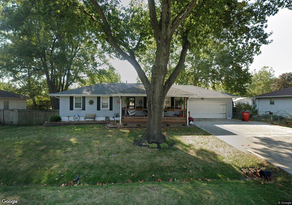 111 SW 19th St, Oak Grove, MO 64075 - photo 1