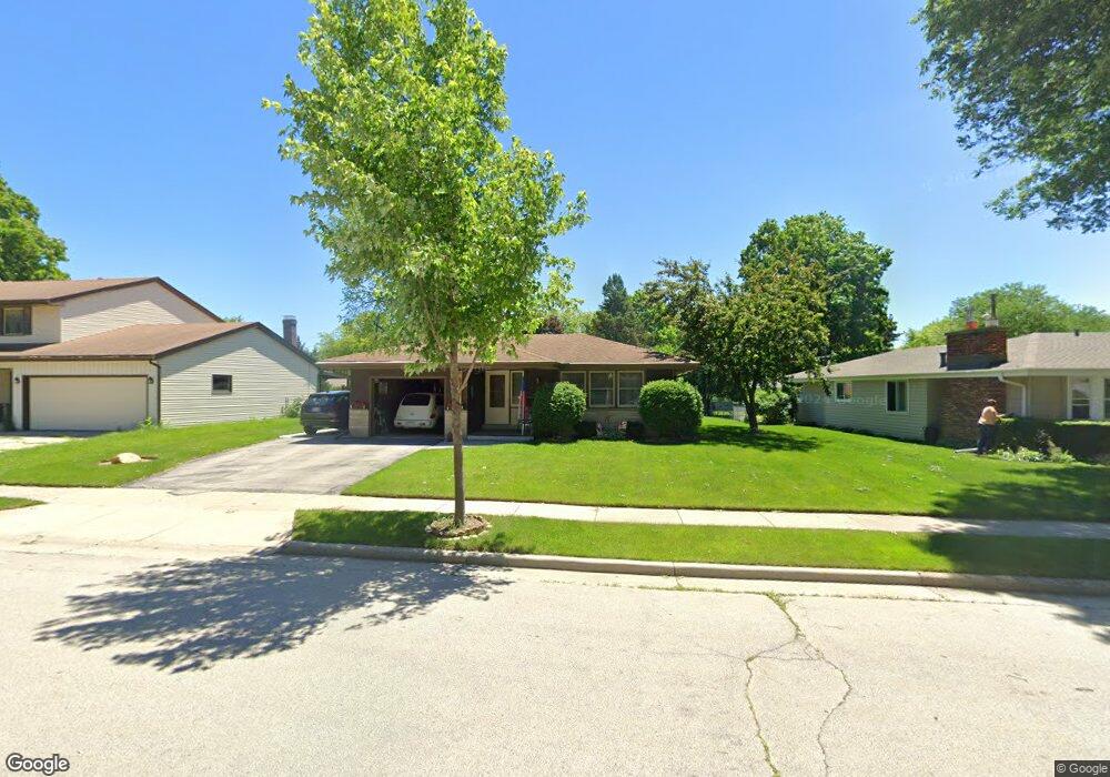 2125 Empire Dr, Waukesha, WI 53186 - photo 1