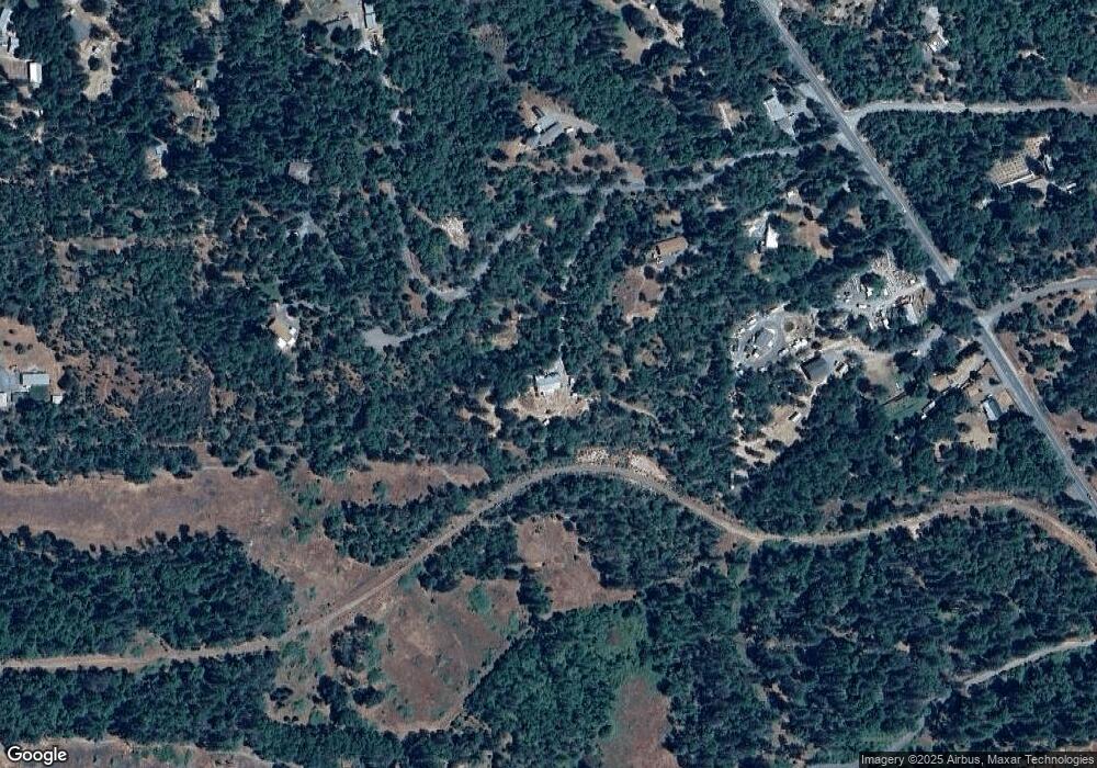 121 Leaning Pine Ln, Grants Pass, OR 97526 - photo 1