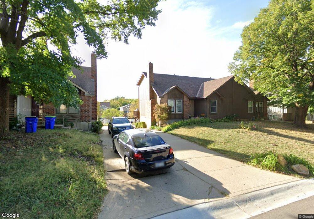 6328 Hallet St, Shawnee, KS 66216 - photo 1