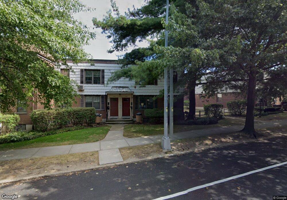 7009 Park Dr E unit B, Flushing, NY 11367 - photo 1