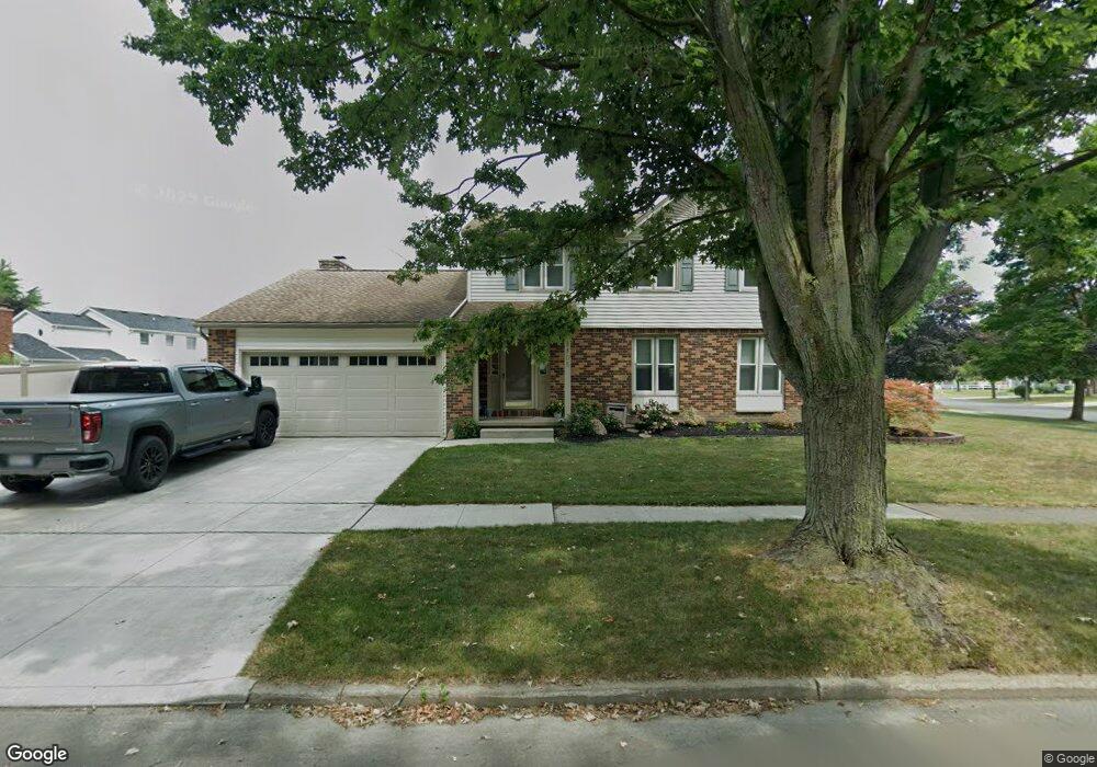 1105 Bowen Dr W, North Tonawanda, NY 14120 - photo 1