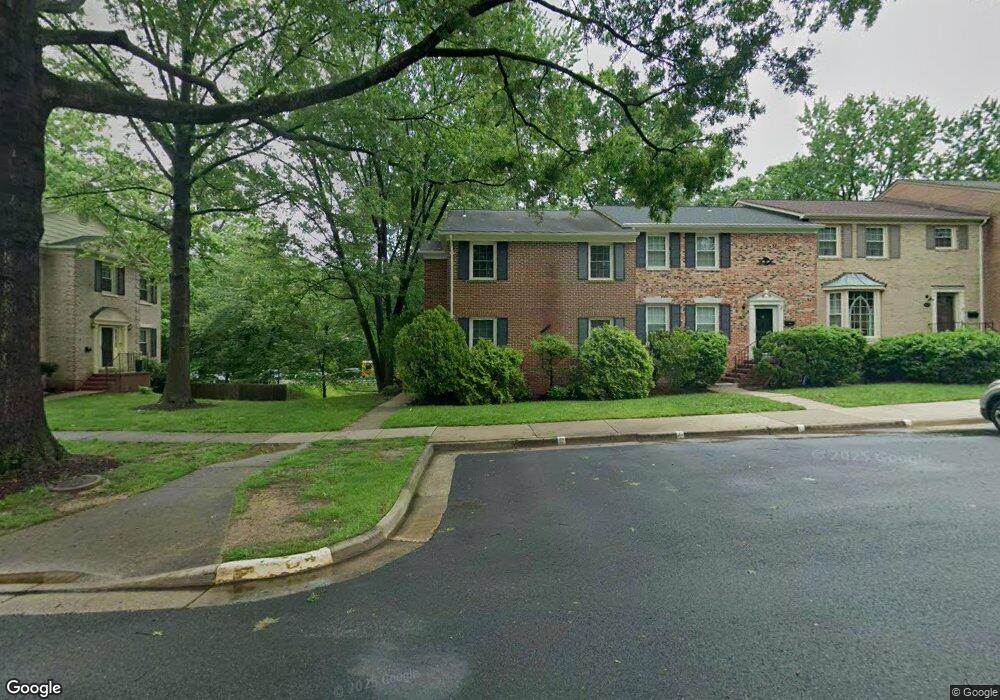 9506 Hunt Square Ct, Springfield, VA 22153 - photo 1