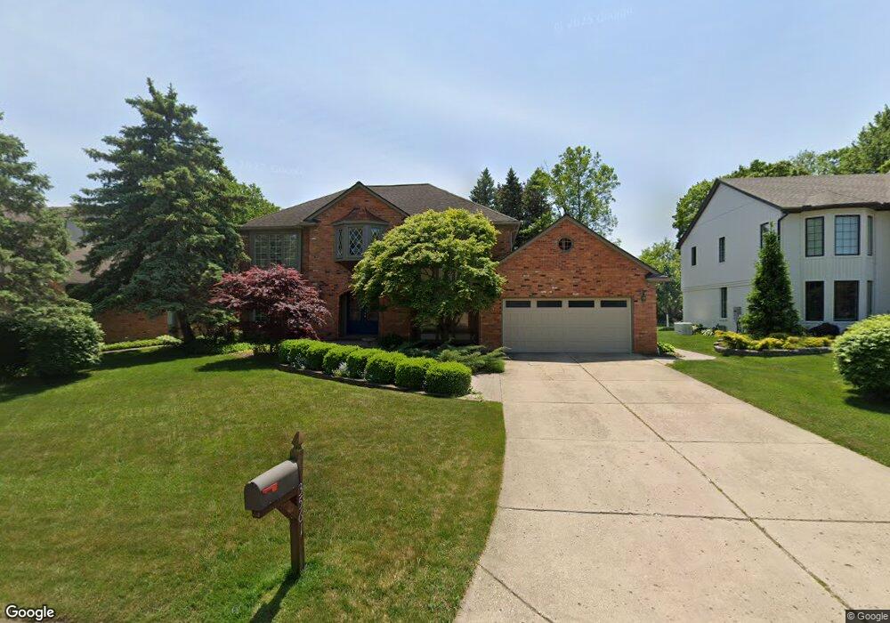 3561 Sherborn Dr, Rochester Hills, MI 48306 - photo 1