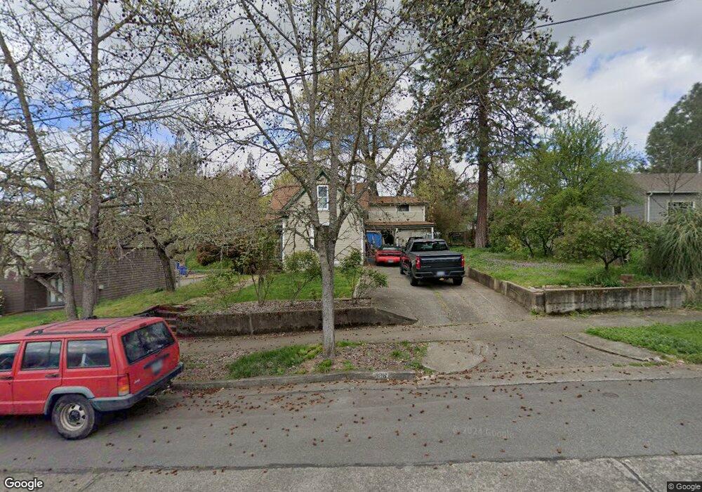 808 NW 5th St, Grants Pass, OR 97526 - photo 1