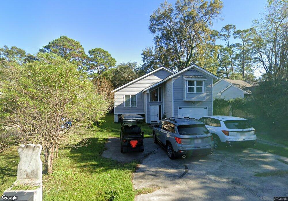 212 Circle Dr, Saint Simons Island, GA 31522 - photo 1