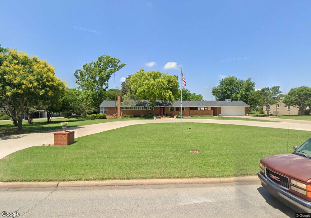 1217 N 10th St, Duncan, OK 73533 - photo 1