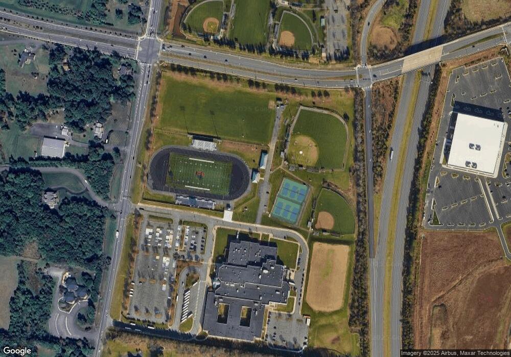 520 Evergreen Mill Rd SE, Leesburg, VA 20175 - photo 1