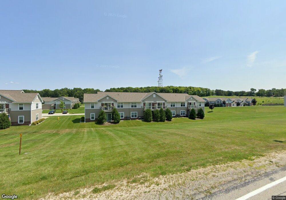 635 Cedar Bluffs Way, Slinger, WI 53086 - photo 1