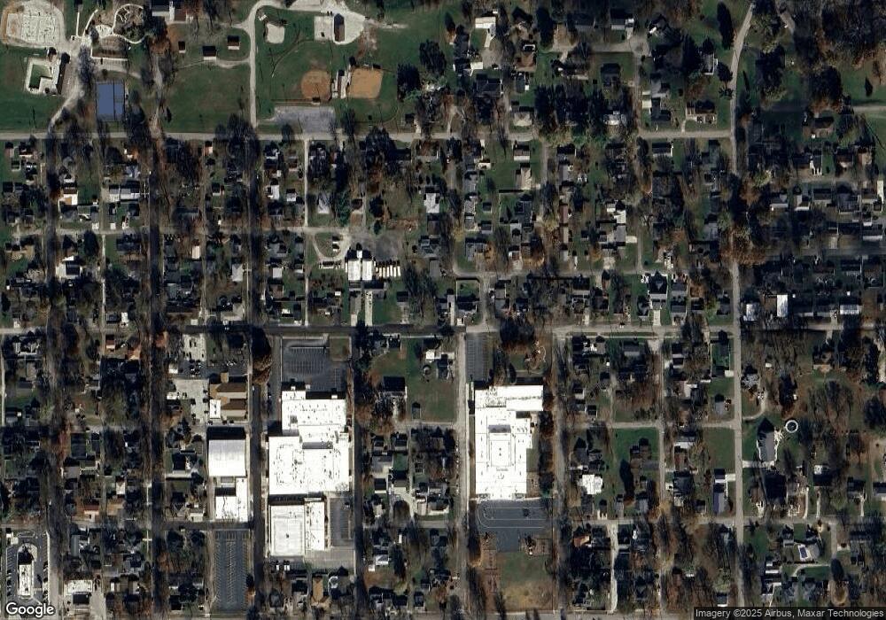 621 Railroad St, Covington, IN 47932 - photo 1