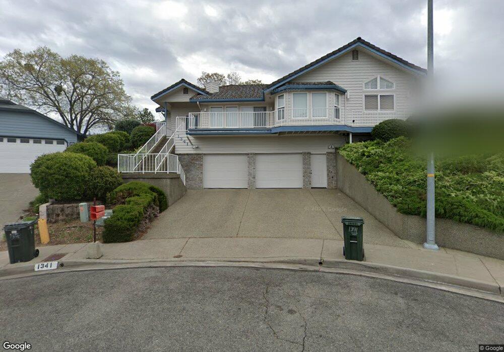 1341 Sunny Slope Dr, Grants Pass, OR 97527 - photo 1