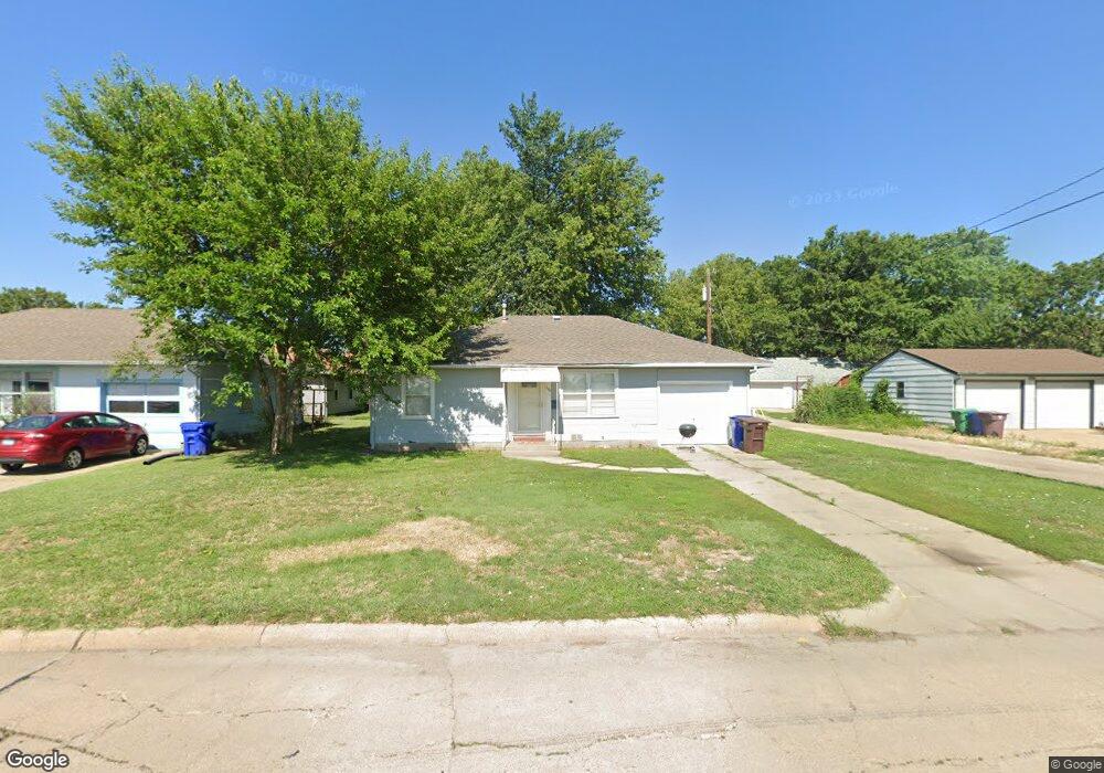 109 Eshelman St, McPherson, KS 67460 - photo 1