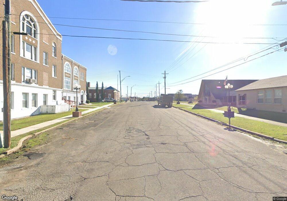 401 N 2nd St, Hugo, OK 74743 - photo 1