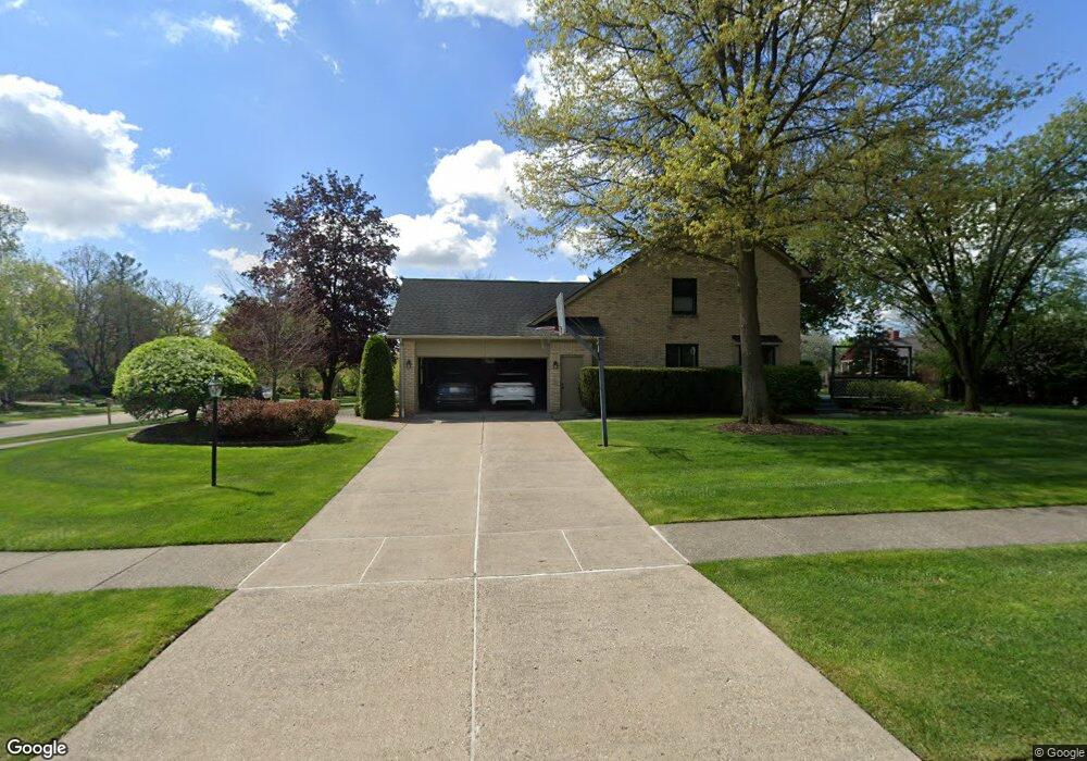 4929 Deepwood Dr, Troy, MI 48098 - photo 1