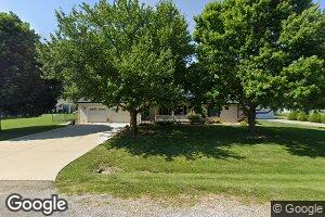 114 Magnolia Dr, Raymond, IL 62560