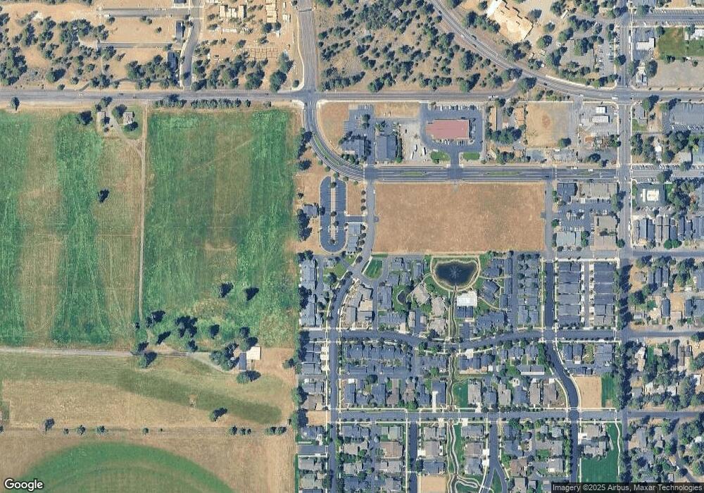 774 W View Loop, Sisters, OR 97759 - photo 1