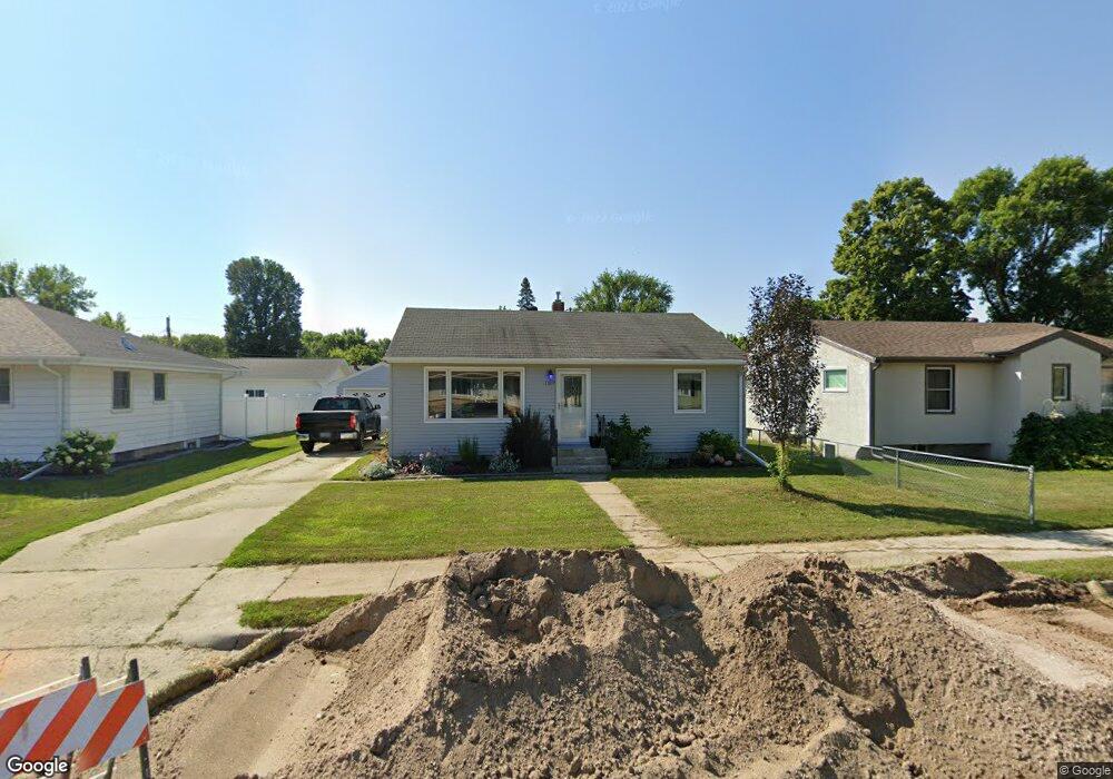 1107 Hammerling Ave, Grand Forks, ND 58201 - photo 1