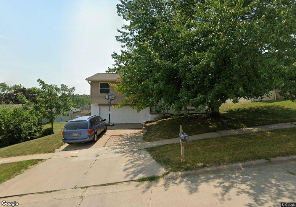 1817 Garry Ave NW, Cedar Rapids, IA 52405 - photo 1