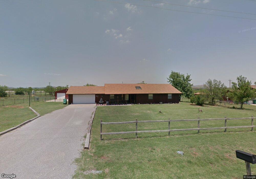 401 NW Oak Ave, Cache, OK 73527 - photo 1