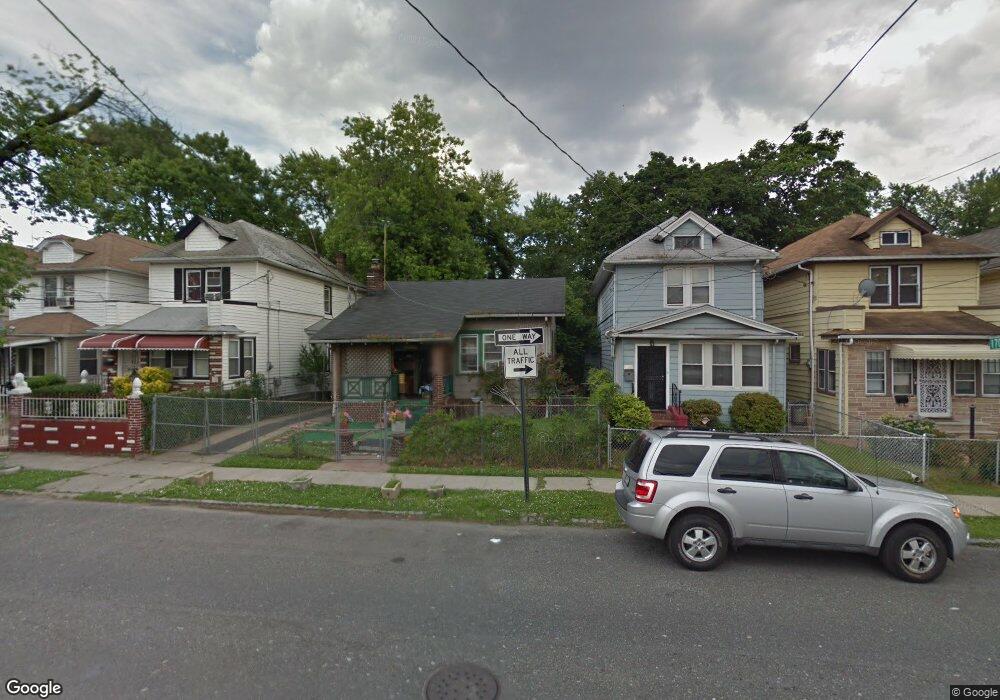 16926 104th Ave, Jamaica, NY 11433 - photo 1