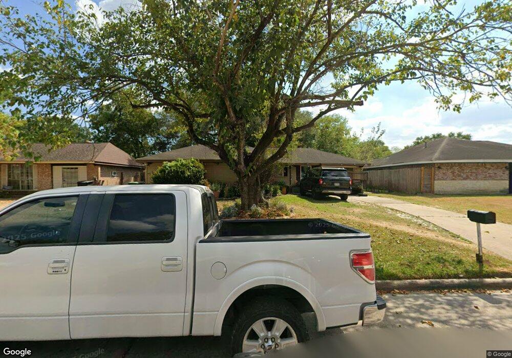 6331 Tall Willow Dr, Houston, TX 77088 - photo 1