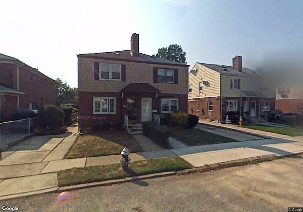 5618 184th St, Fresh Meadows, NY 11365 - photo 1