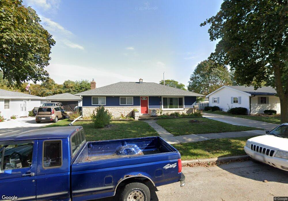 509 Richard St, Combined Locks, WI 54113 - photo 1