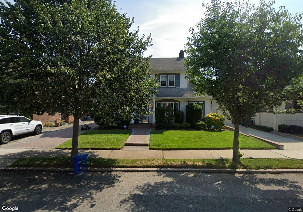 25 Maple Ave, Floral Park, NY 11001 - photo 1