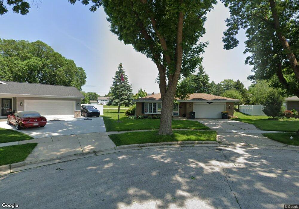 1802 Dewitt Ct, Waukesha, WI 53186 - photo 1