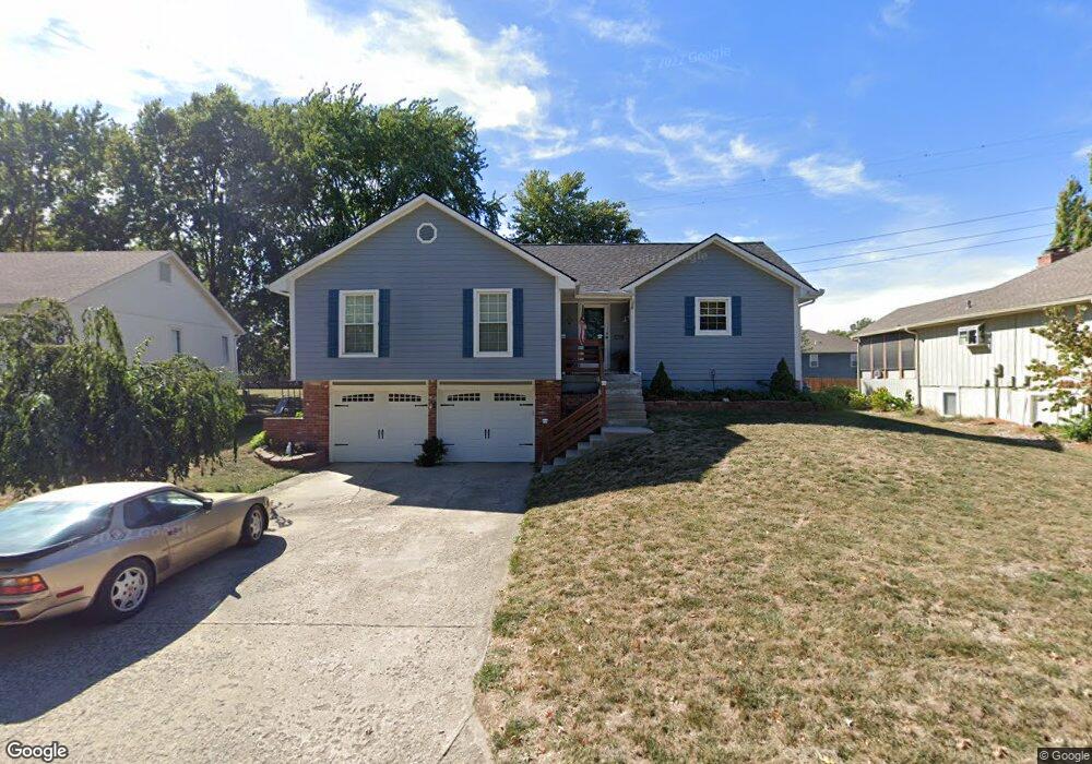 6312 Charlotte St, Shawnee, KS 66216 - photo 1