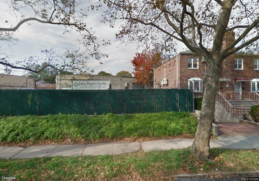 6515 Fresh Meadow Ln, Flushing, NY 11365 - photo 1