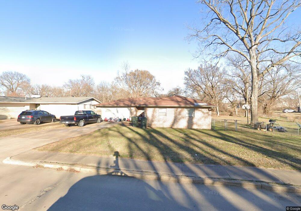 202 N Chambers Trail, Claremore, OK 74017 - photo 1