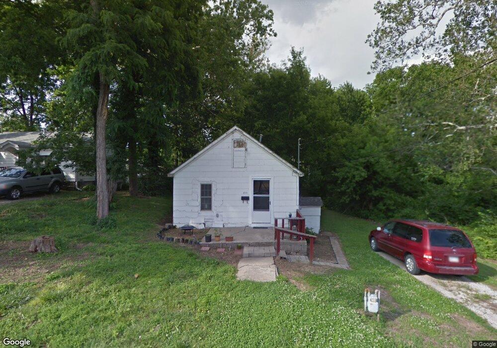 215 Maple St, Bonner Springs, KS 66012 - photo 1