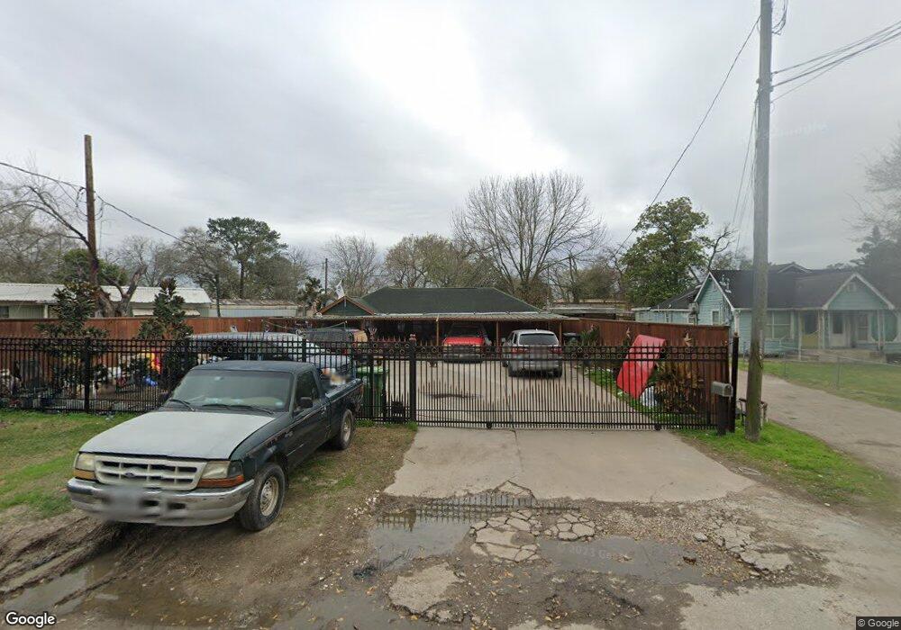 608 Eubanks St, Houston, TX 77022 - photo 1
