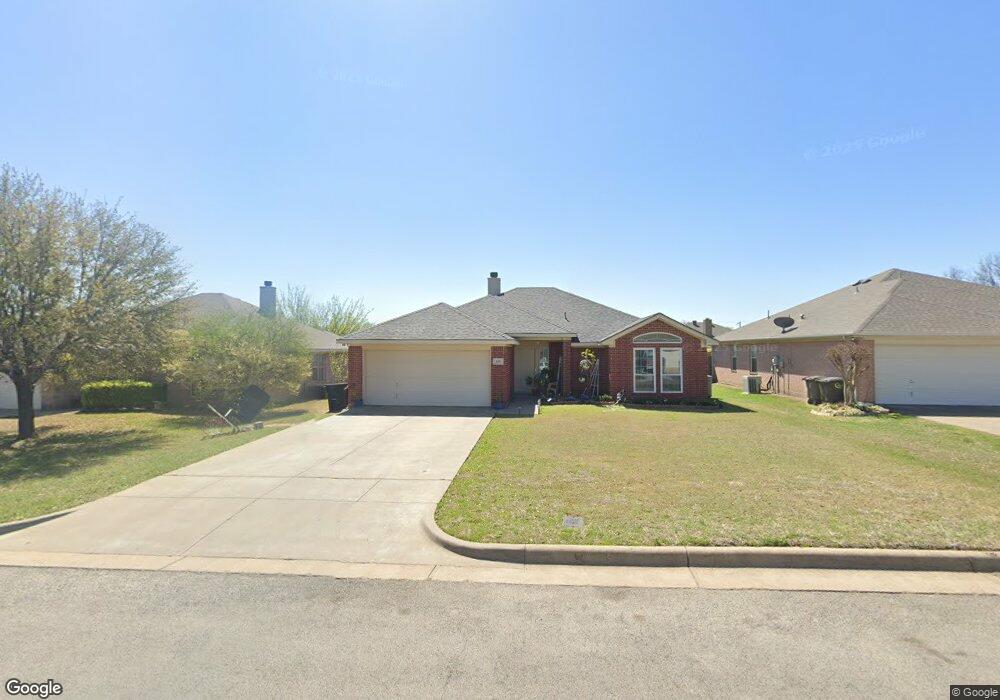 319 Preston Dr, Cleburne, TX 76033 - photo 1