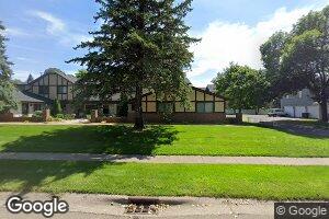 1174 W Royal Oaks Dr, Saint Paul, MN 55126