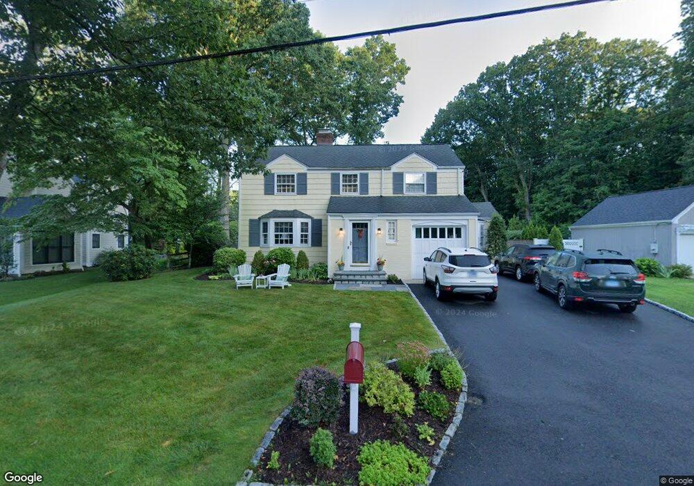 9 Robinson St, Darien, CT 06820 - photo 1