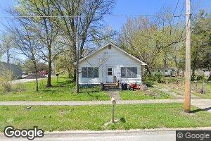 135 S Walnut St, Tamaroa, IL 62888